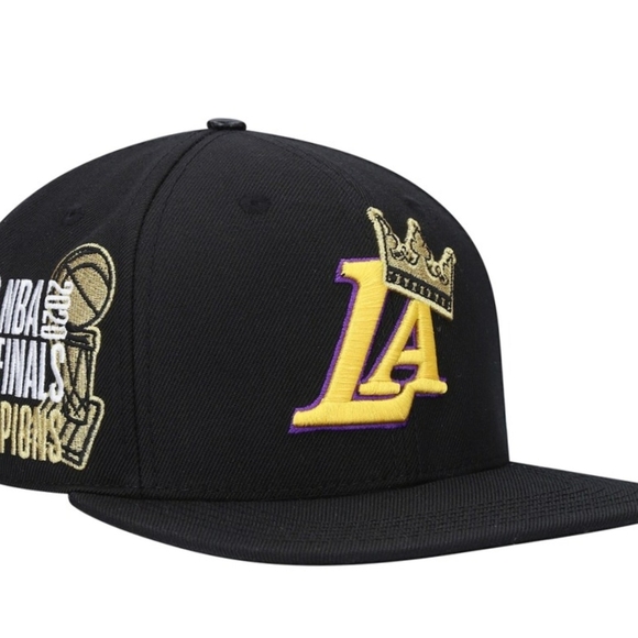 LAKERS LA Crown SNAPBACK - Picture 1 of 4